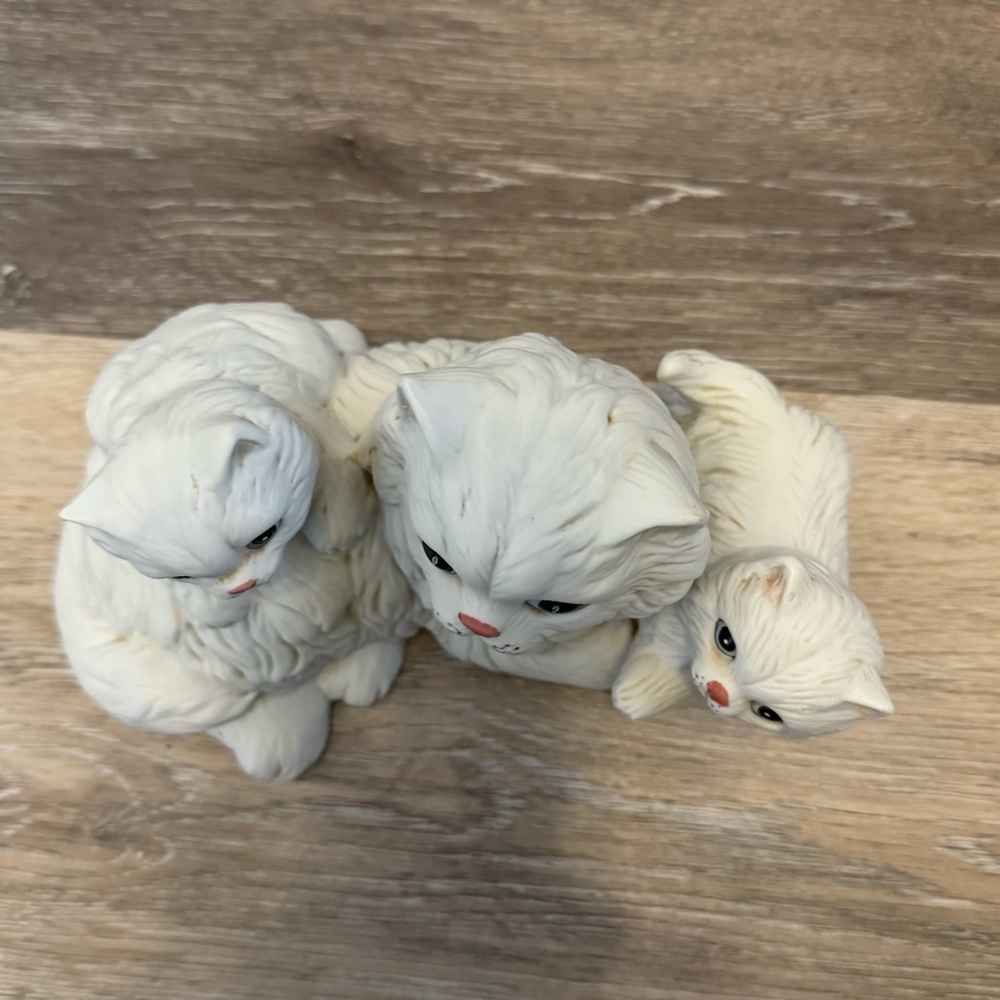 Vintage Homco White Persian Mother Cat w/2 Kittens #1412 Ceramic Figurine - Picture 3 of 9